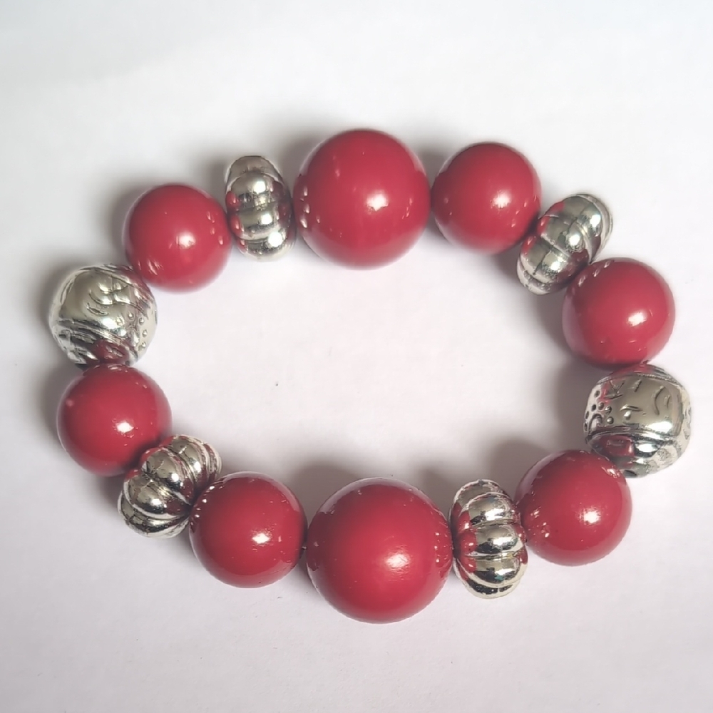 Elegant Red and Silver Beaded Bracelet
